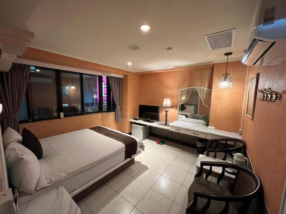 Boston Hotel Чиай Сити Екстериор снимка