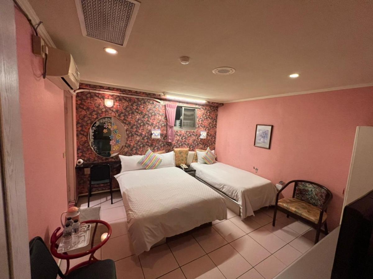 Boston Hotel Чиай Сити Екстериор снимка