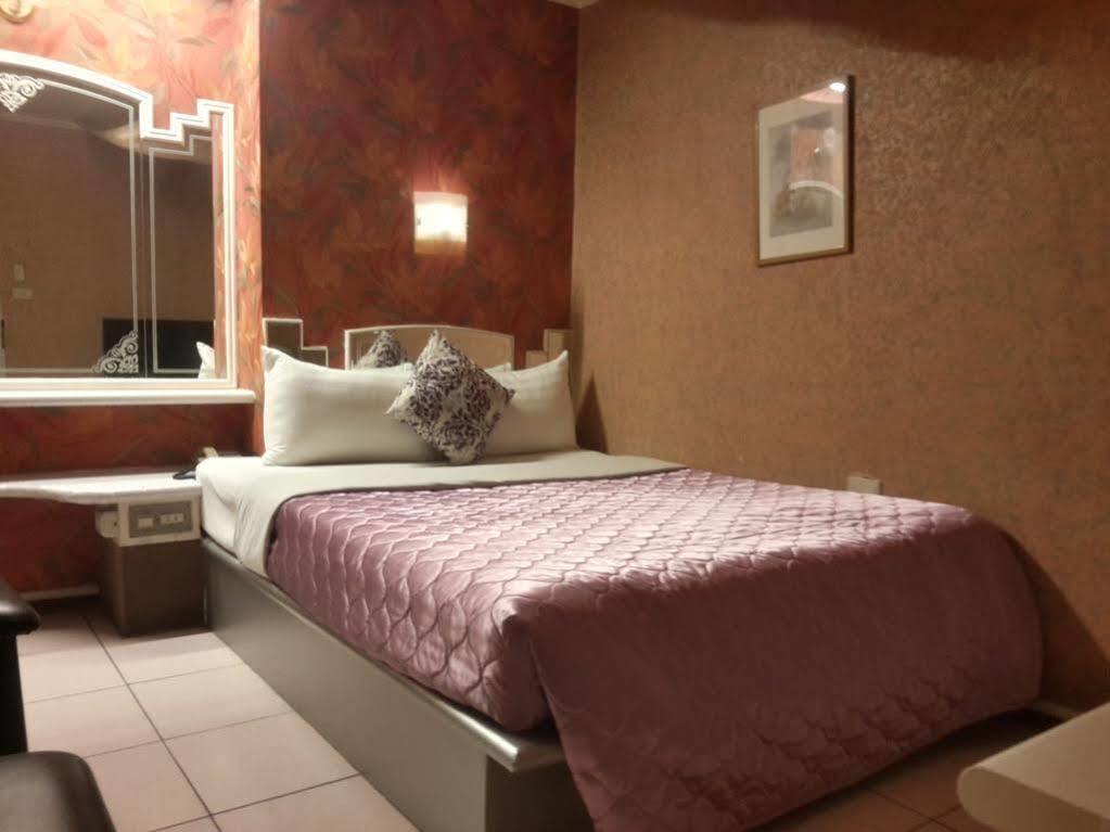 Boston Hotel Чиай Сити Екстериор снимка