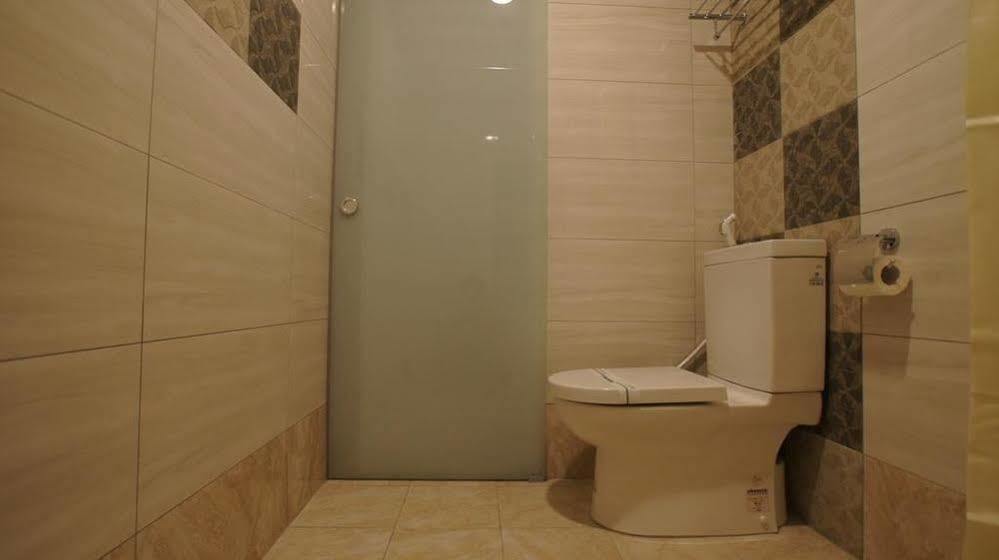 Boston Hotel Чиай Сити Екстериор снимка